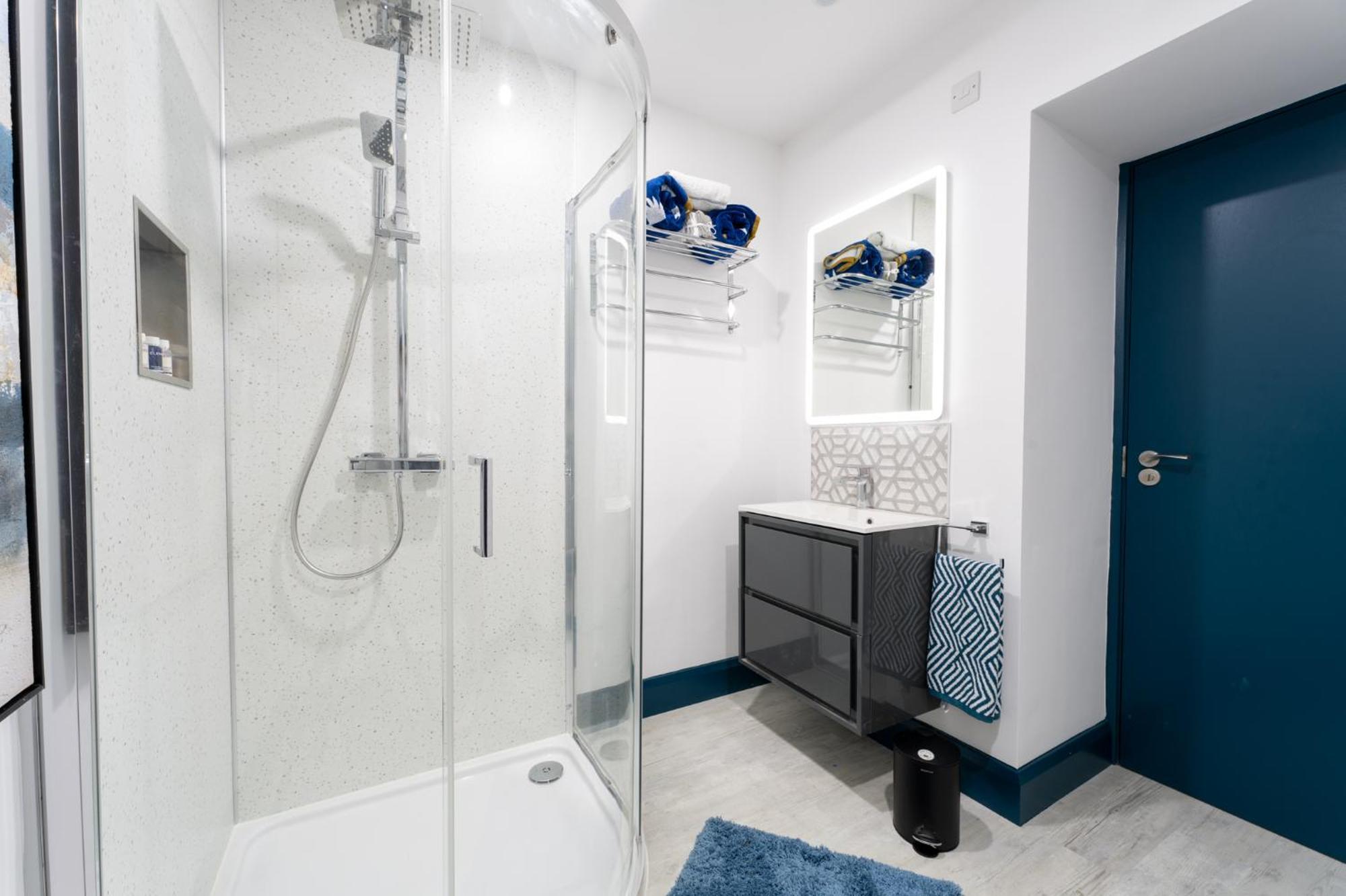 Market Square Apartments Бушмілс Екстер'єр фото