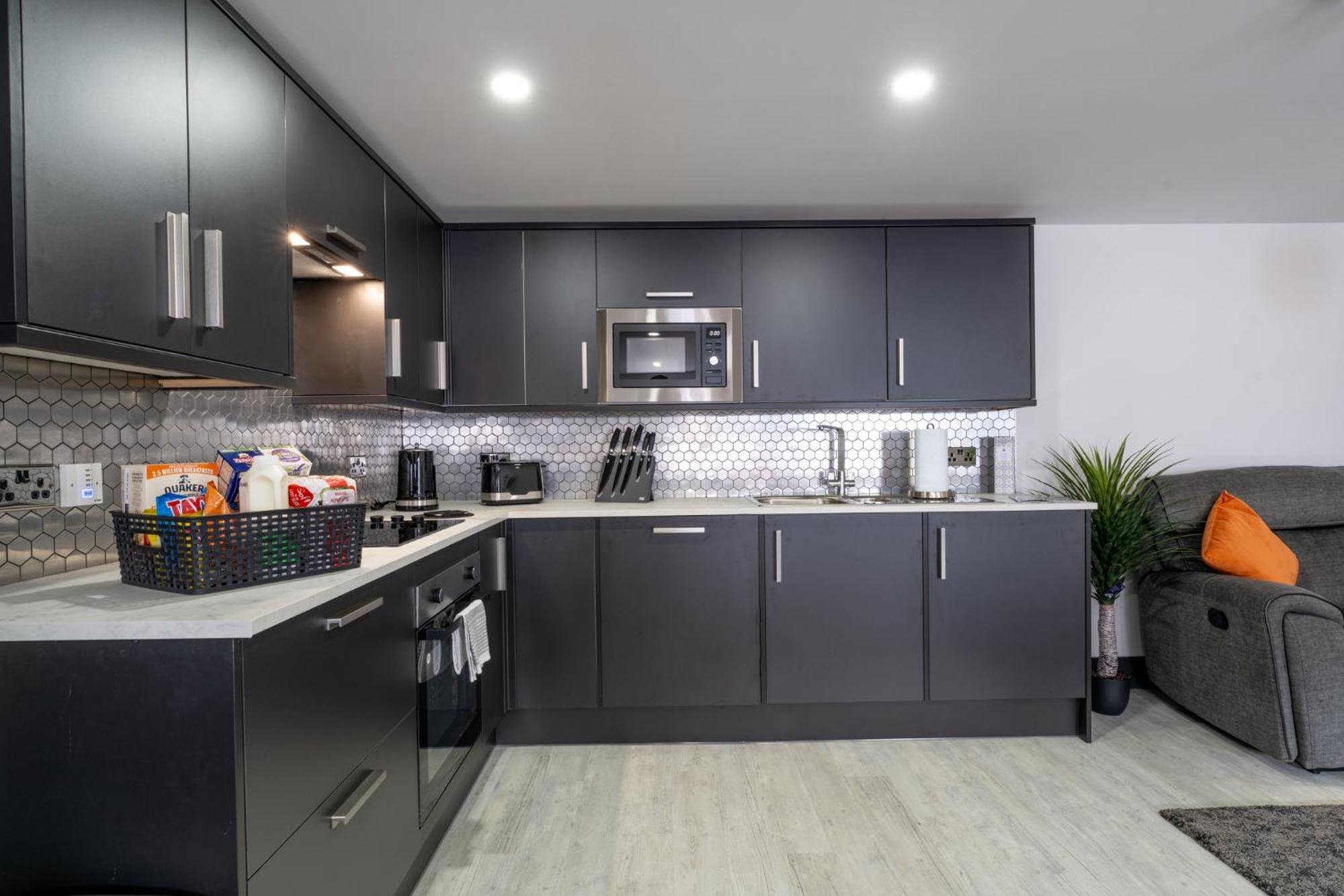 Market Square Apartments Бушмілс Екстер'єр фото